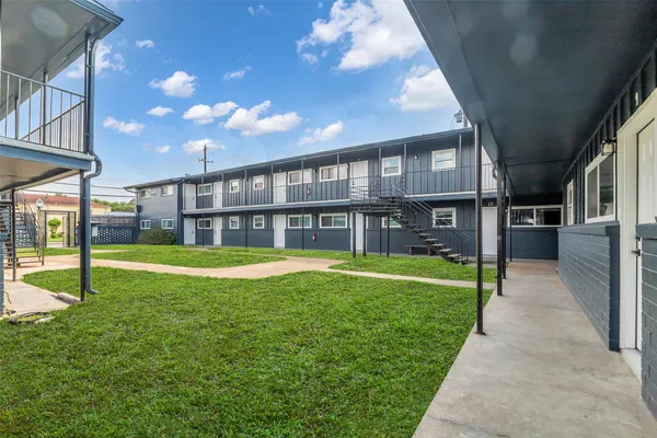 $1,025 | 4706 Yellowstone Boulevard, Unit 7, Houston, TX 77021