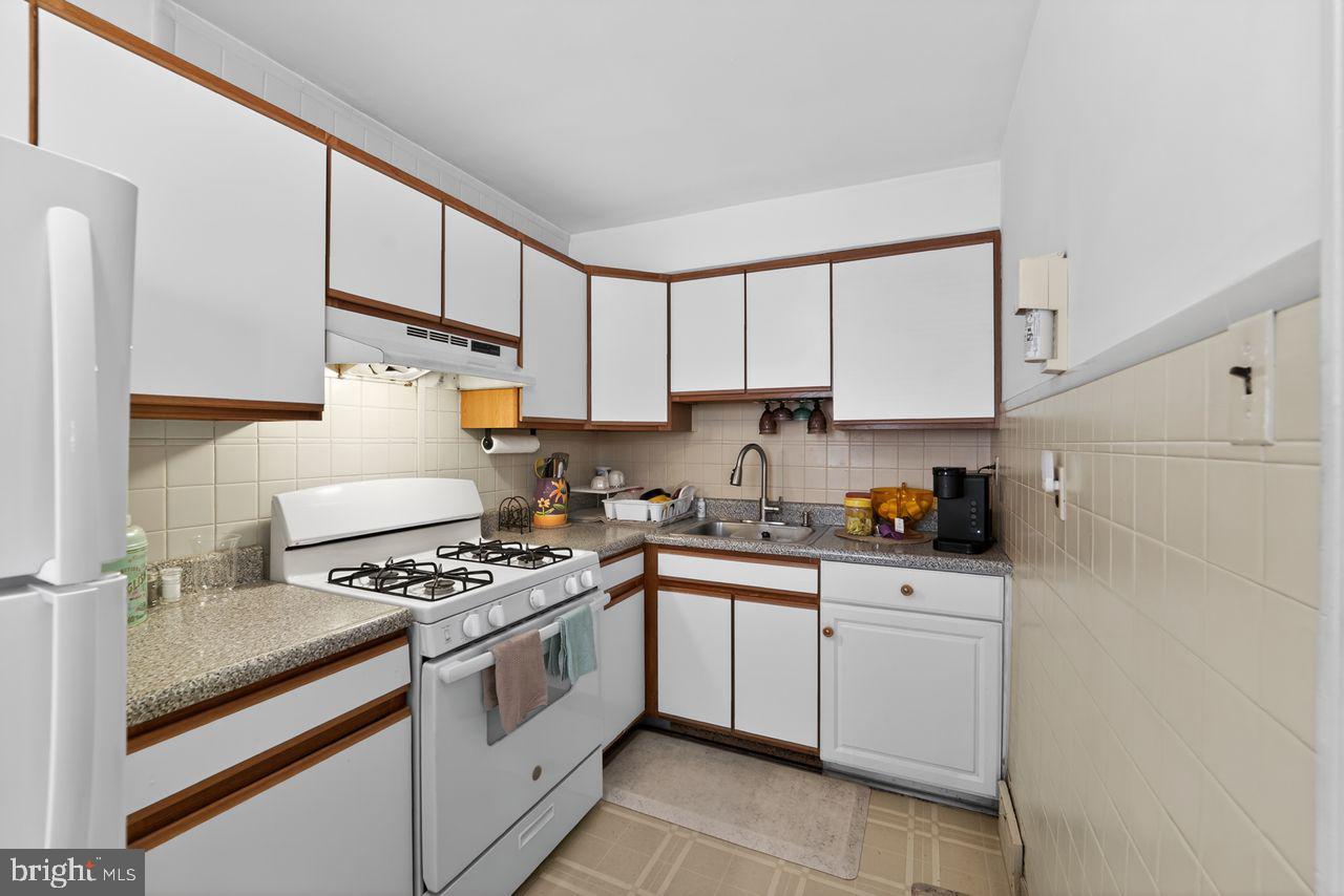 7015 Large Street Philadelphia, PA 19149 - Photo 12 of 26 Cozy kitchen with modern amenities.