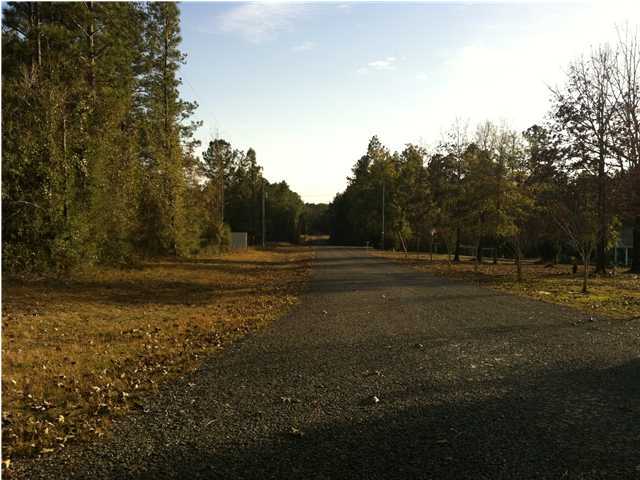 7697 4 Flags Road Laurel Hill, FL 32567 - Photo 3 of 14 Gallery Image 3