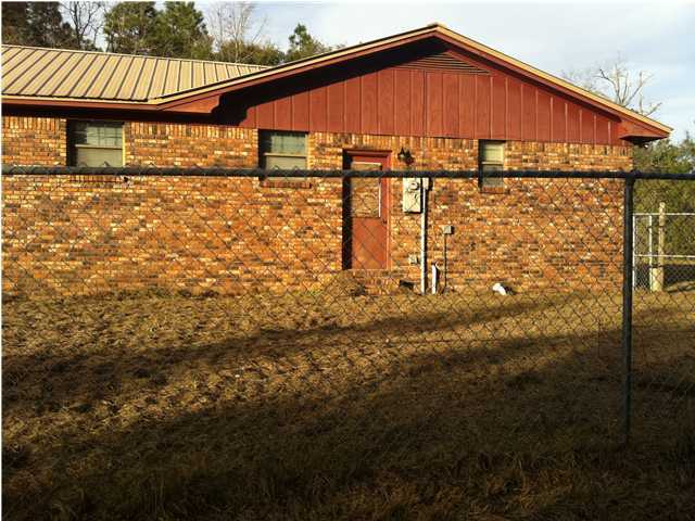 7697 4 Flags Road Laurel Hill, FL 32567 - Photo 5 of 14 Gallery Image 5