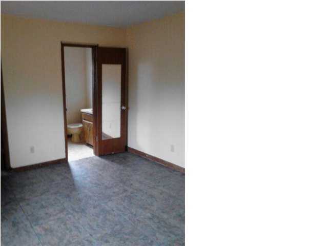 7697 4 Flags Road Laurel Hill, FL 32567 - Photo 10 of 14 Gallery Image 10