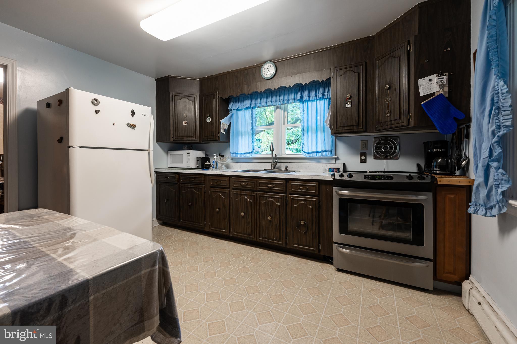 1026 Valley Forge Road Norristown, PA 19403 - Photo 12 of 29 Kitchen