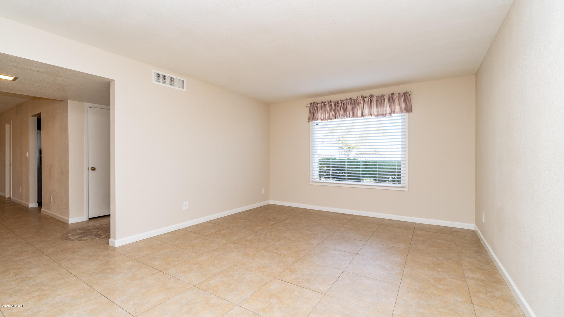 3015 West Calavar Road Phoenix, AZ 85053 - Photo 14 of 37 3015 W Calavar Rd-16