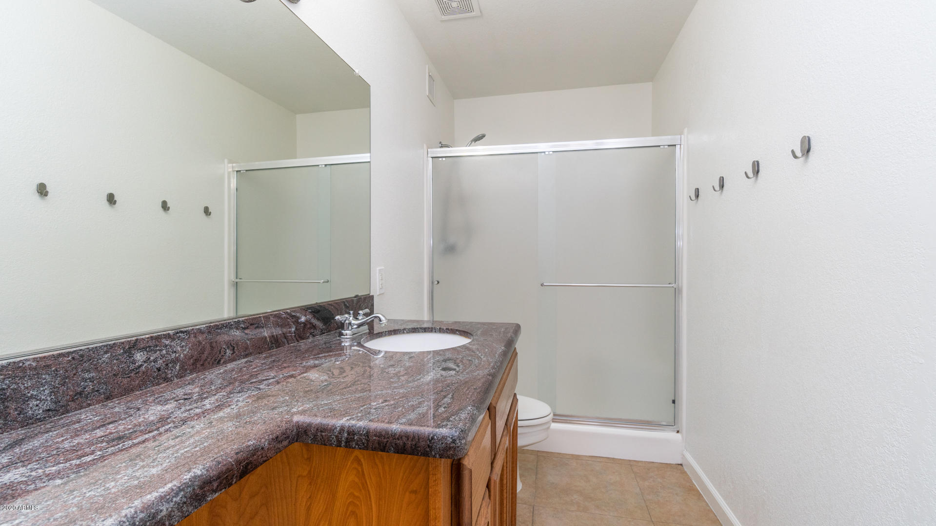3015 West Calavar Road Phoenix, AZ 85053 - Photo 22 of 37 3015 W Calavar Rd-24