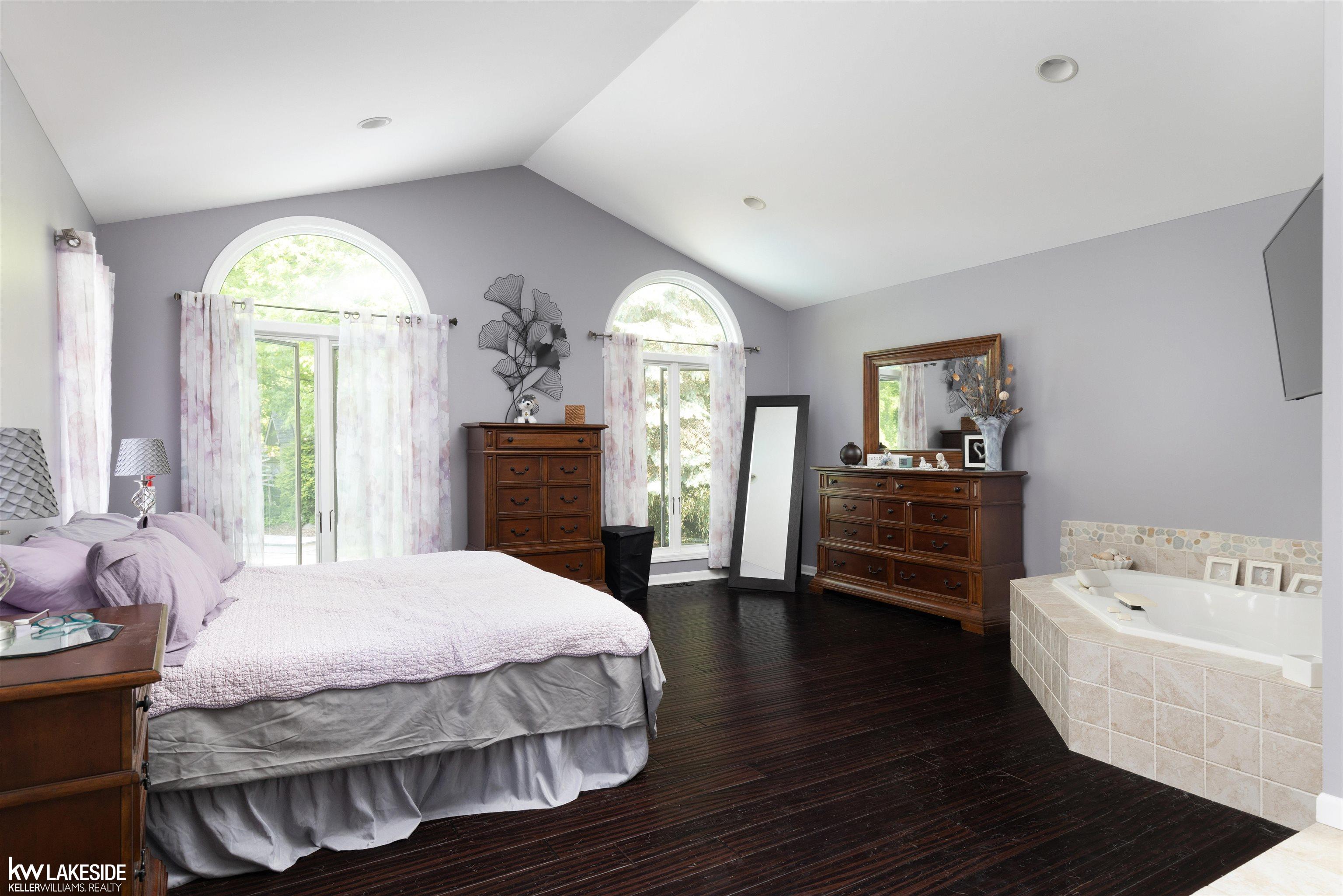 47485 Sugarbush Road New Baltimore, MI 48047 - Photo 18 of 39 50110608-17.JPG