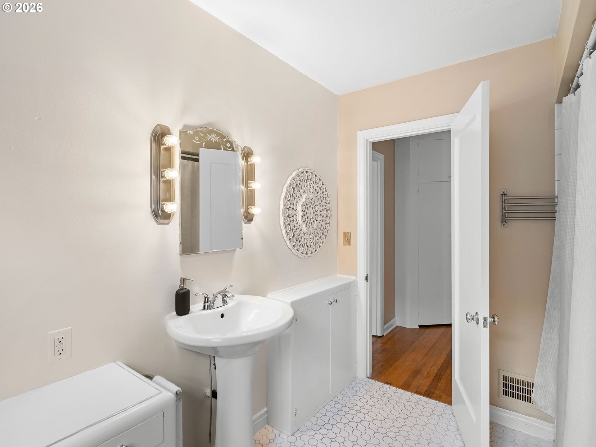 2005 Cottage Street Southeast Salem, OR 97302 - Photo 25 of 46