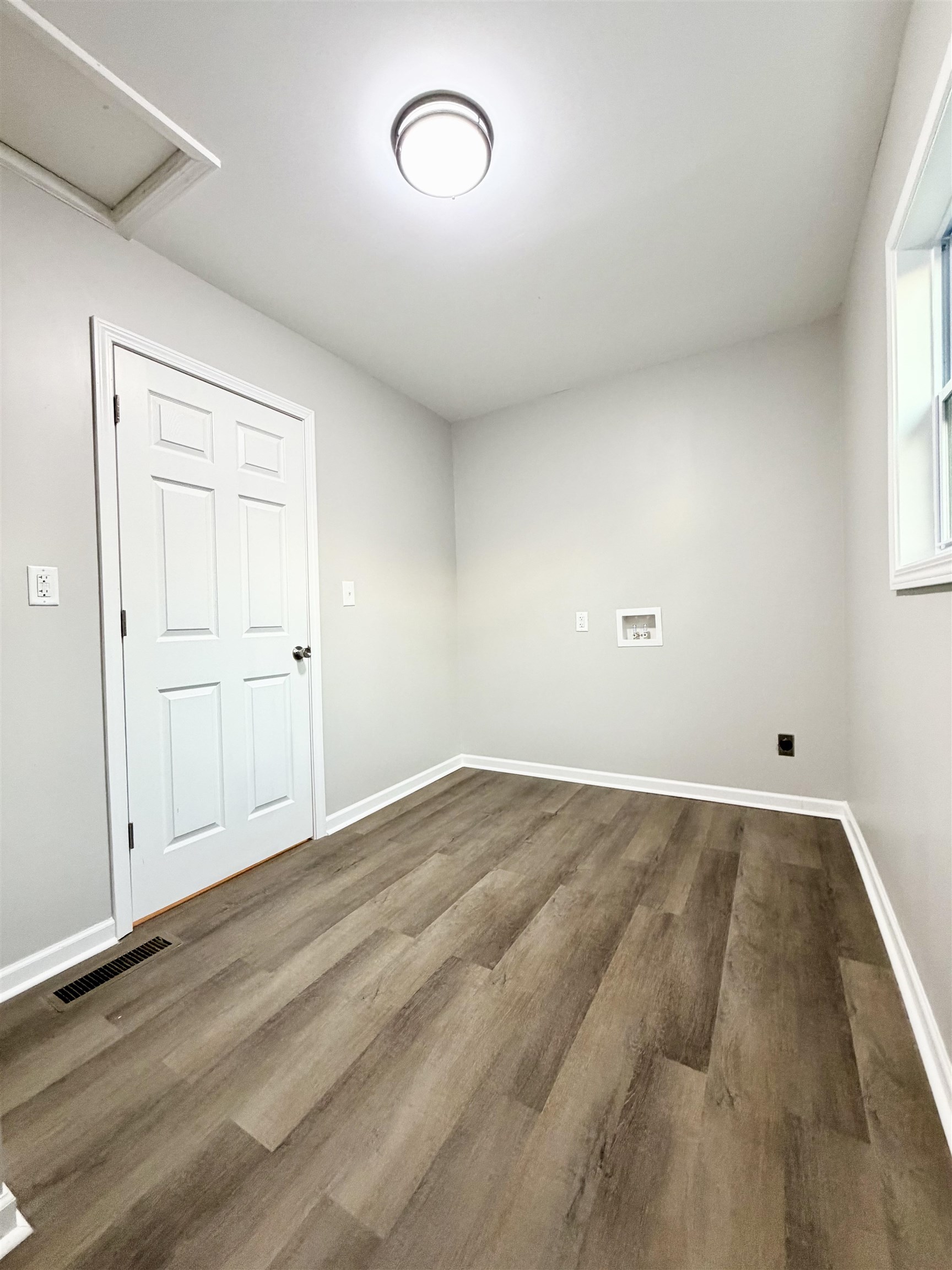 107 Short Alley Gaffney, SC 29341 - Photo 20 of 26 Laundry