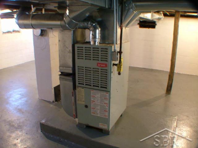 6835 Cole Road Saginaw, MI 48601 - Photo 9 of 10 20041639-8.JPG