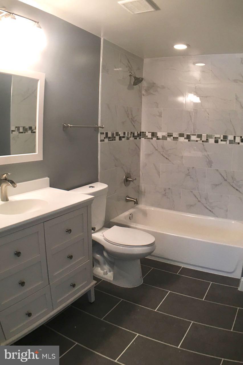 3423 Roland Avenue Baltimore, MD 21211 - Photo 11 of 27 Bath (Master)