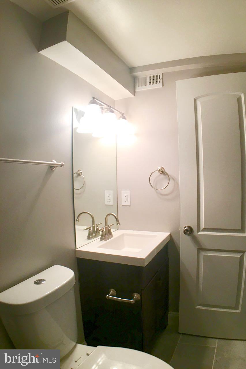 3423 Roland Avenue Baltimore, MD 21211 - Photo 19 of 27 Bath