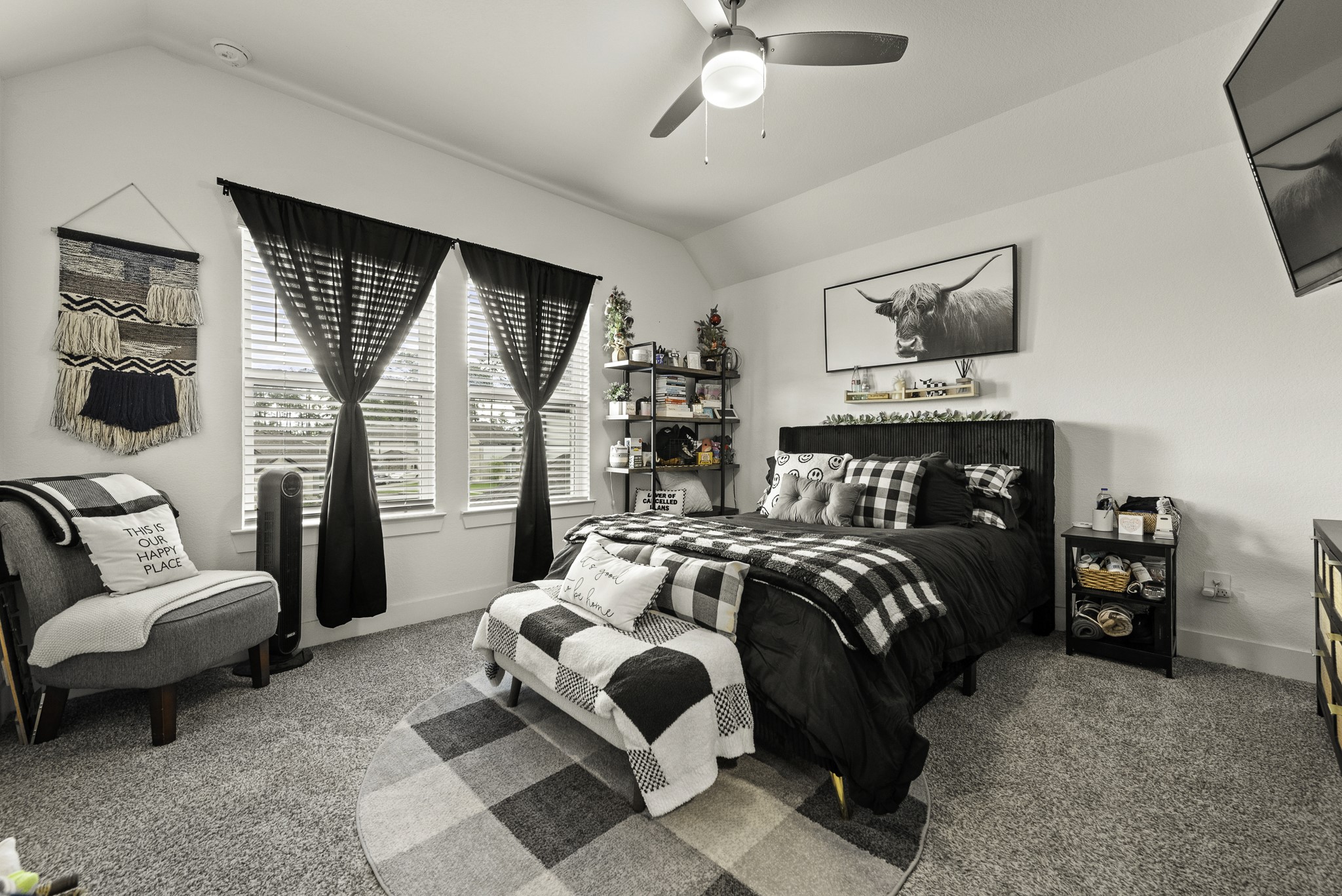 10009 Gray Jay Court Conroe, TX 77384 - Photo 28 of 47 a bedroom with furniture and a window