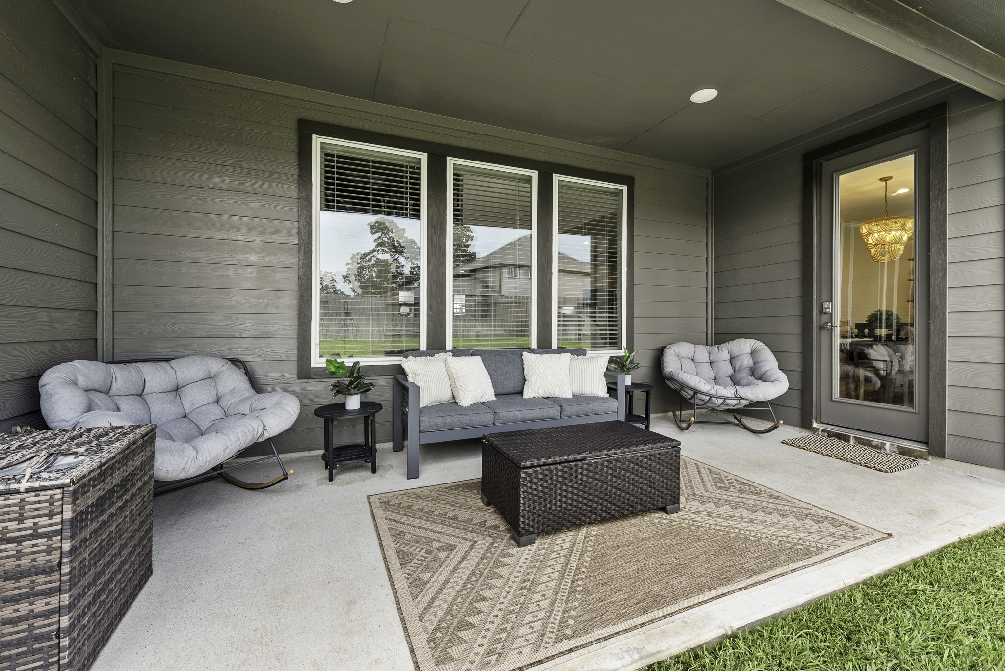 10009 Gray Jay Court Conroe, TX 77384 - Photo 43 of 47 a living room with furniture and a large window