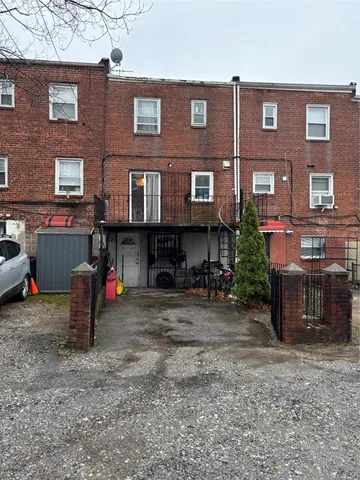 $599,000 | 216-11 115th Court | Long Island Estates