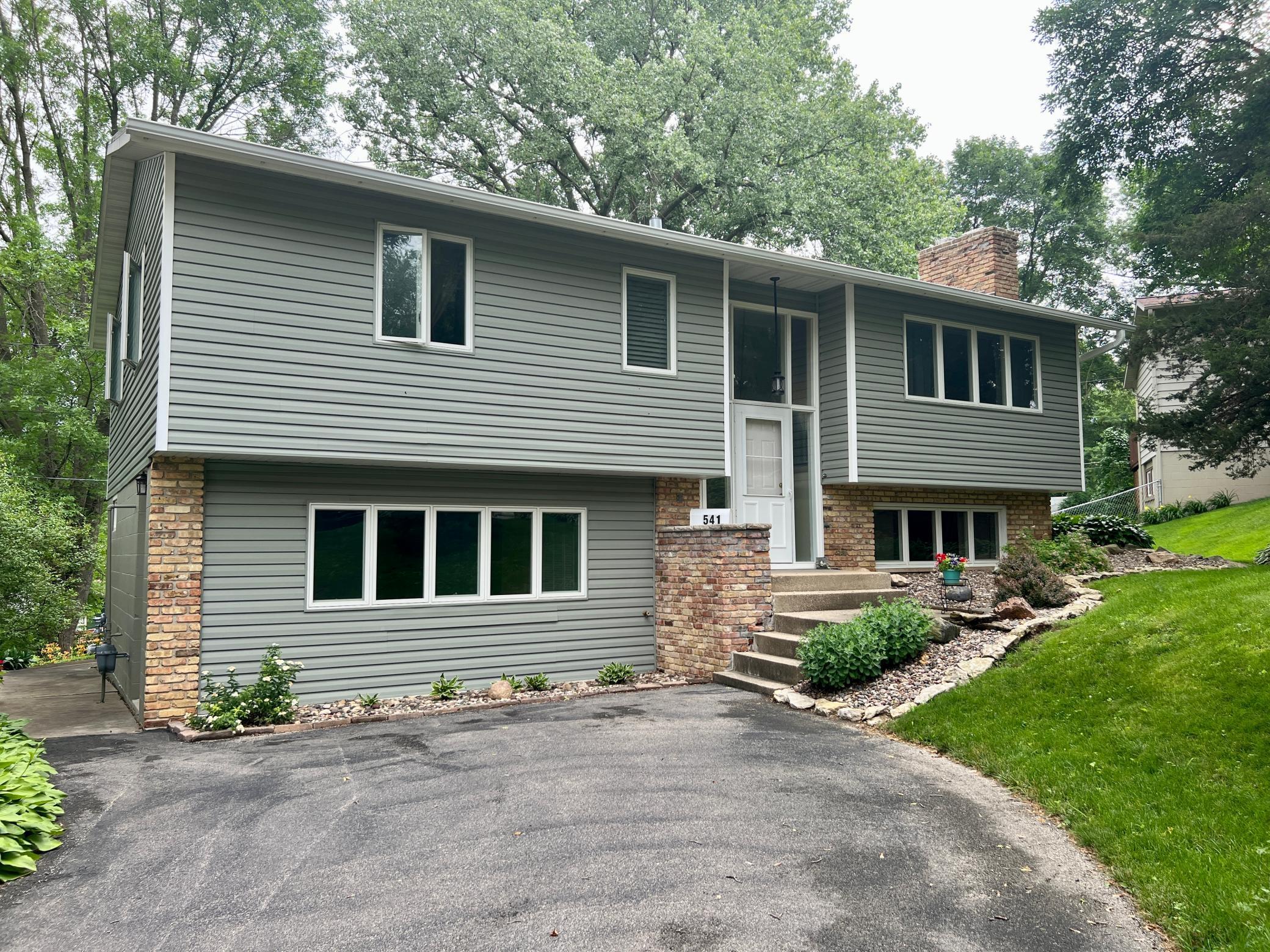 541 27th Street Northwest Rochester, MN 55901 - Photo 3 of 37 Gallery Image 3