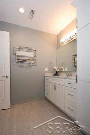 9 East Main Street, Unit 203 Bay City, MI 48708 - Photo 17 of 19 31236948-16.JPG