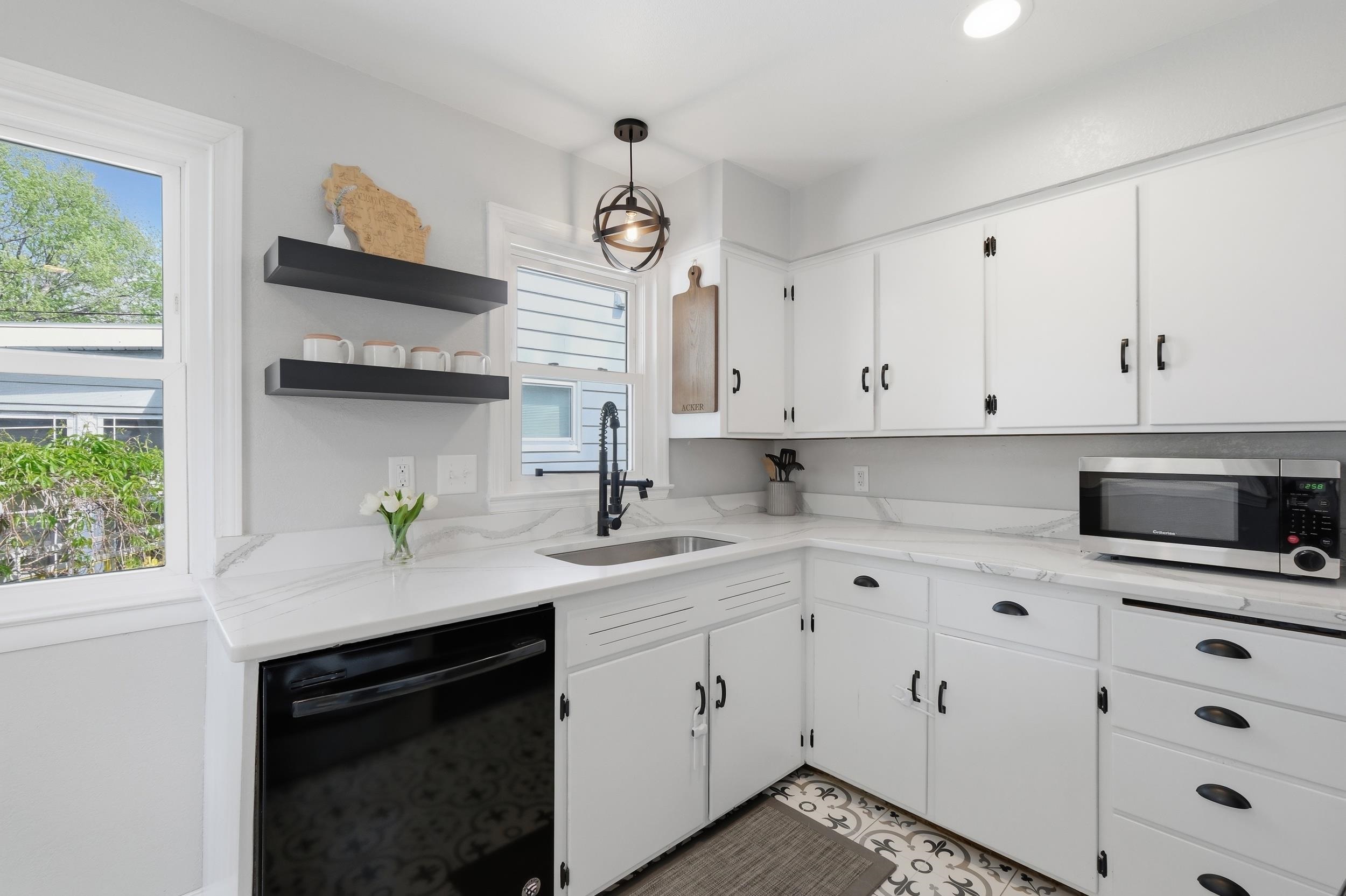 713 Dempsey Road Madison, WI 53714 - Photo 15 of 38