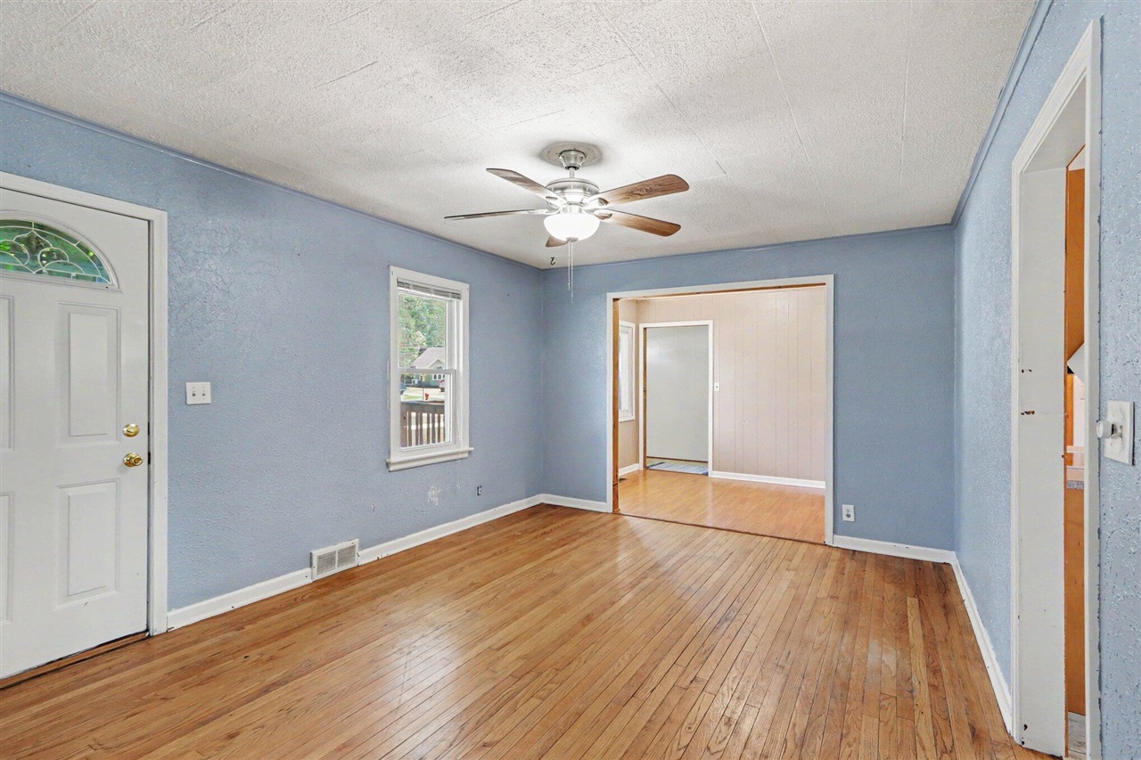 1039 Constantine Street Three Rivers, MI 49093 - Photo 3 of 32