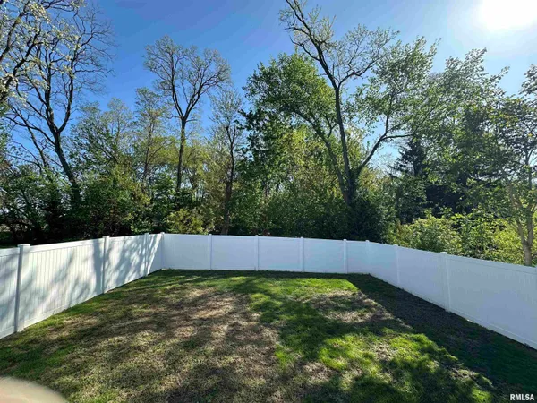 $275,000 | 5115 West Woodfern Road, Bartonville, IL 61607