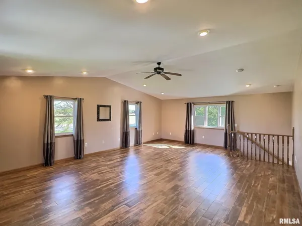 $275,000 | 5115 West Woodfern Road, Bartonville, IL 61607