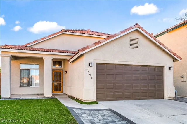 $3,000 | 8401 Cinnamon Hill Avenue, Las Vegas, NV 89129