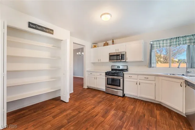 $3,000 | 8401 Cinnamon Hill Avenue, Las Vegas, NV 89129