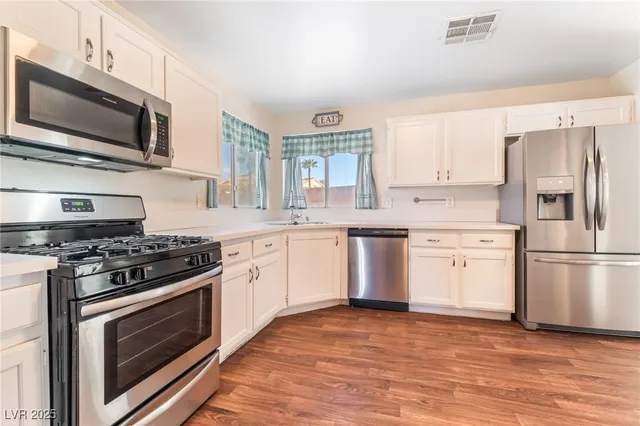 $3,000 | 8401 Cinnamon Hill Avenue, Las Vegas, NV 89129