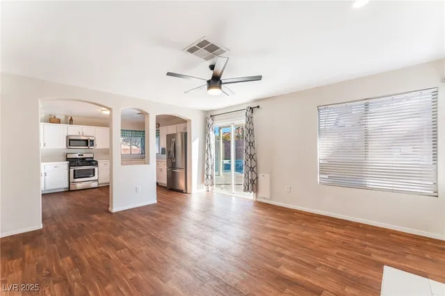 $3,000 | 8401 Cinnamon Hill Avenue, Las Vegas, NV 89129