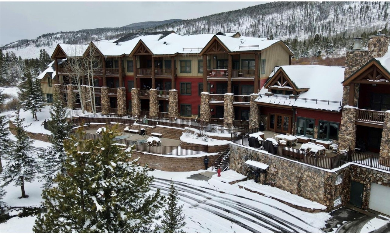 22714 Highway 6, Unit 5971 Keystone, CO 80435 - Photo 19 of 21 a front view of a house with sitting area