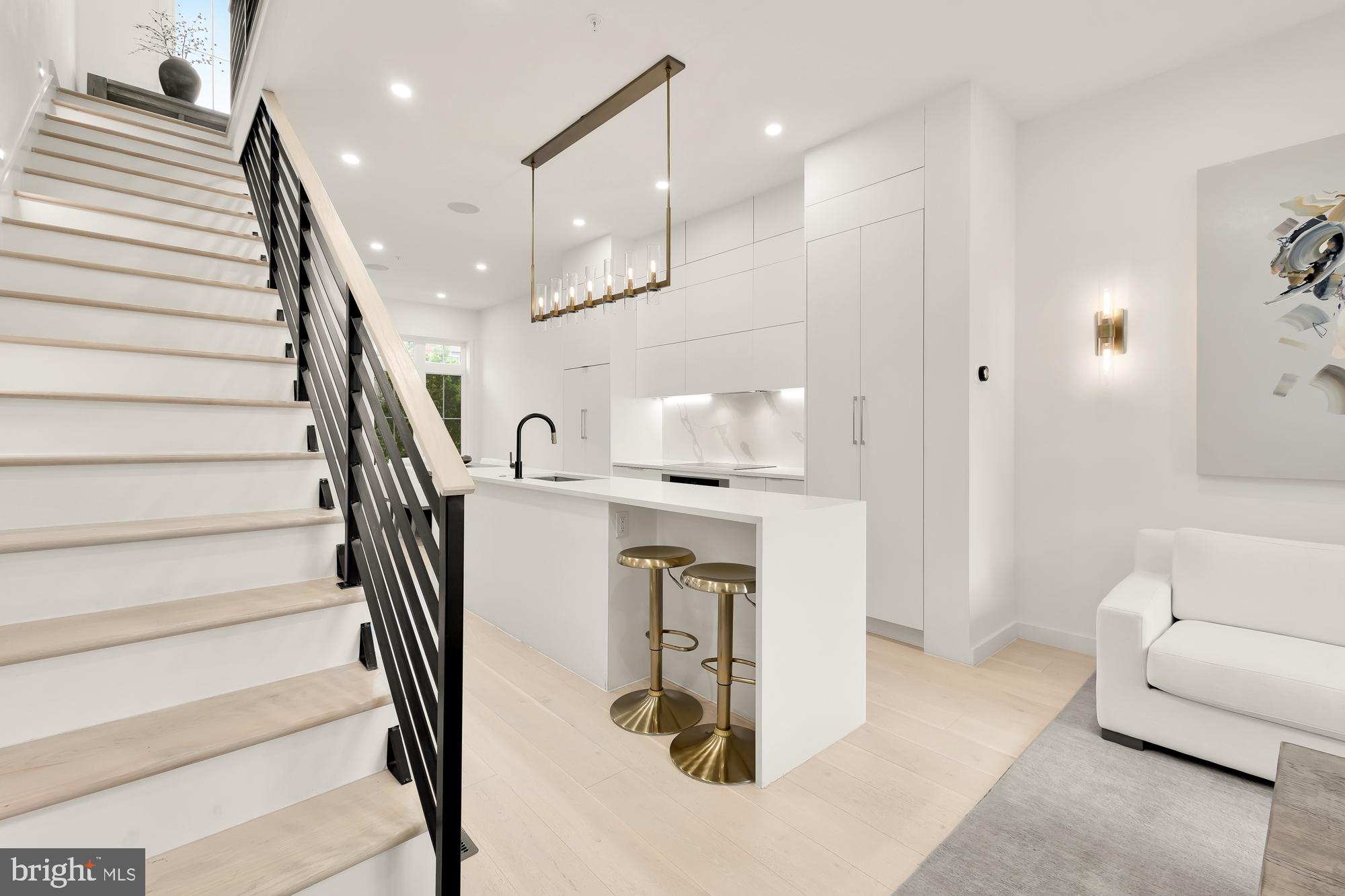 146 S Street Northwest, Unit B Washington, DC 20001 - Photo 15 of 51 a view of entryway and hall