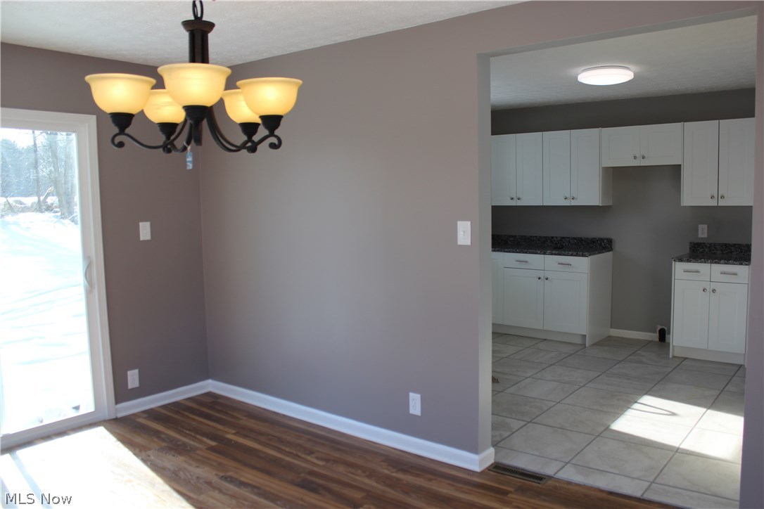 554 West Nimisila Road Akron, OH 44319 - Photo 8 of 35 Gallery Image 8