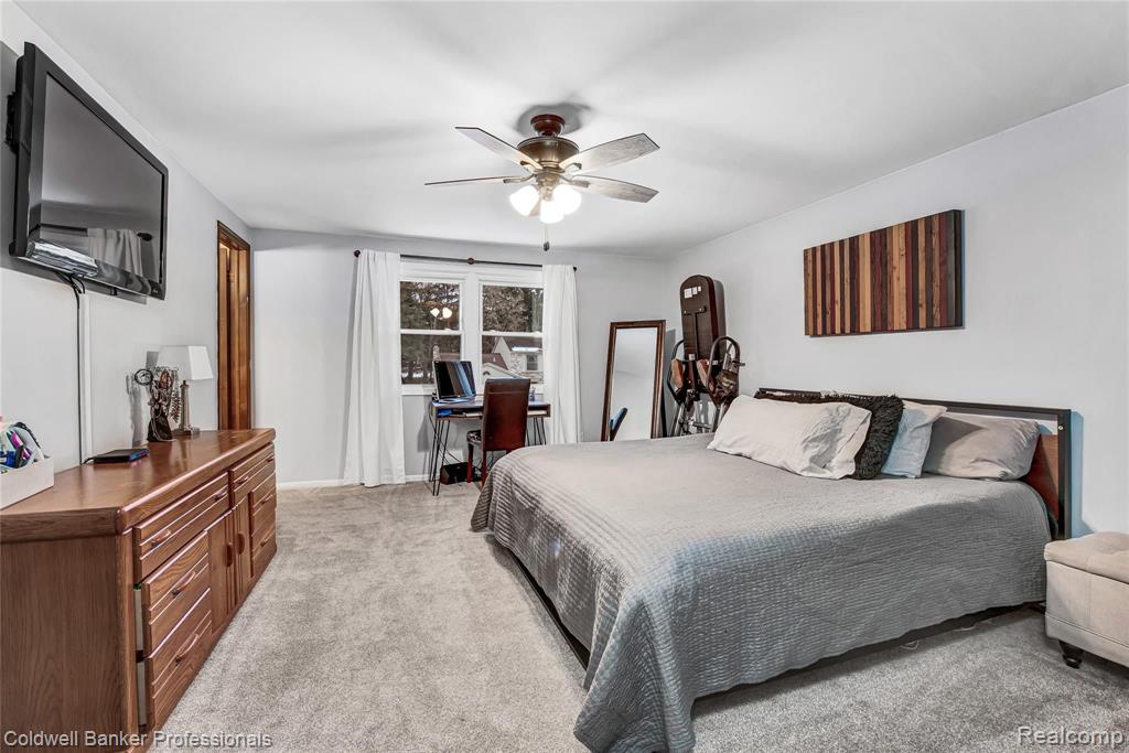 433 Lake Forest Road Rochester Hills, MI 48309 - Photo 21 of 38