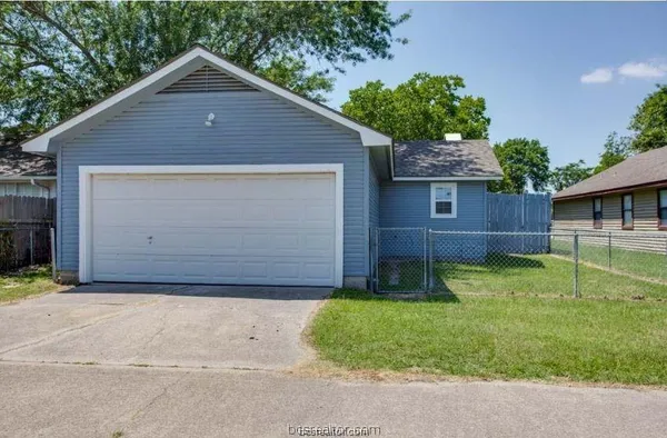 $1,850 | 808 Kalanchoe Court, College Station, TX 77840