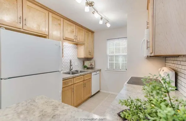 $1,850 | 808 Kalanchoe Court, College Station, TX 77840