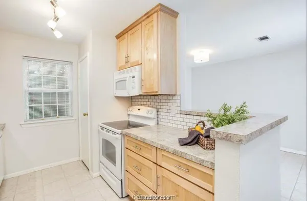 $1,850 | 808 Kalanchoe Court, College Station, TX 77840