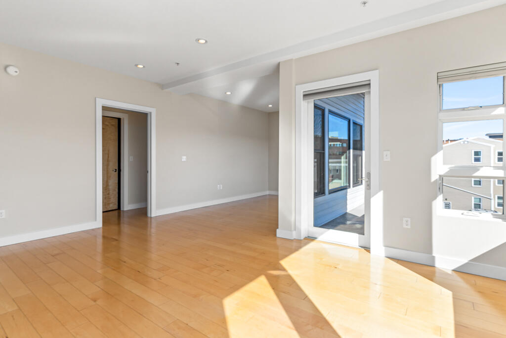 133 York Street, Unit 2B Portland, ME 04101 - Photo 14 of 32 DSC05959