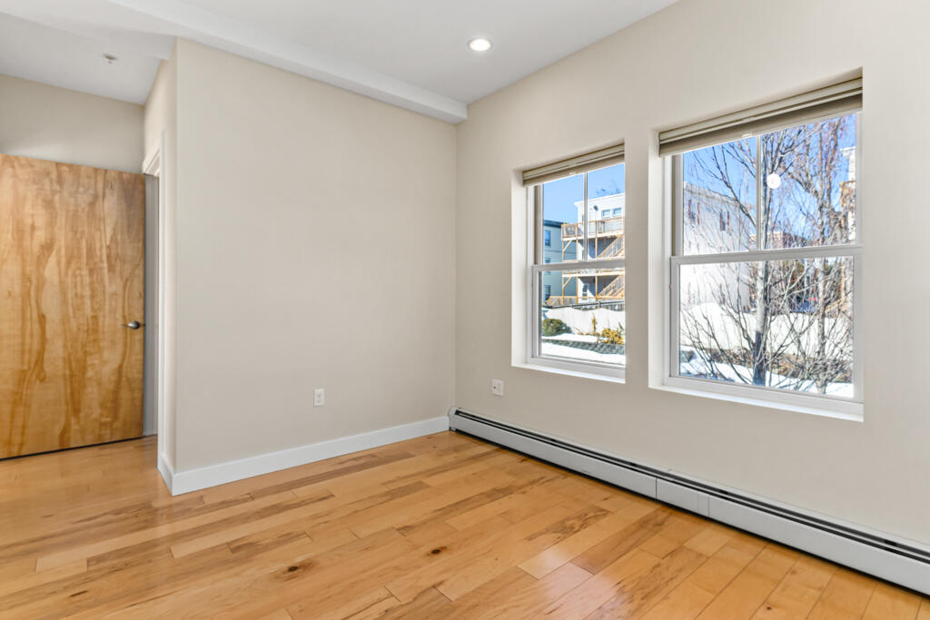 133 York Street, Unit 2B Portland, ME 04101 - Photo 19 of 32 DSC05978