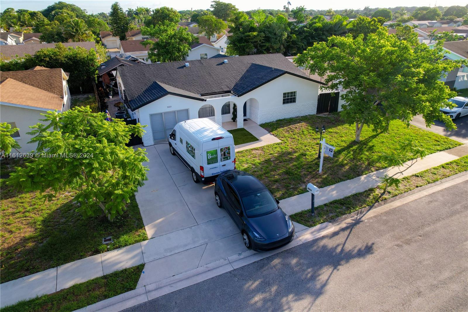 9009 Southwest 8th St  