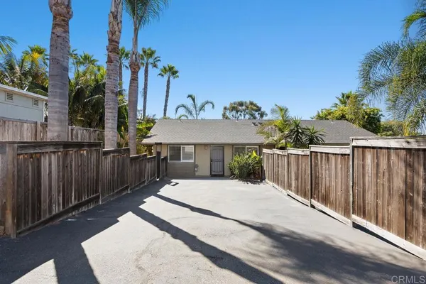 $2,150,000 | 889-91 Bracero Road, Encinitas, CA 92024