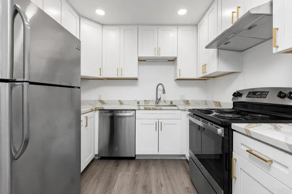 $2,150,000 | 889-91 Bracero Road, Encinitas, CA 92024