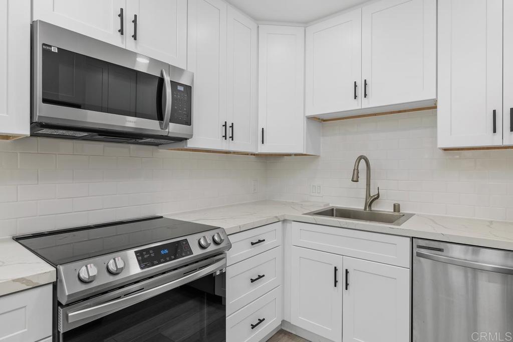 889-91 Bracero Road Encinitas, CA 92024 - Photo 10 of 59