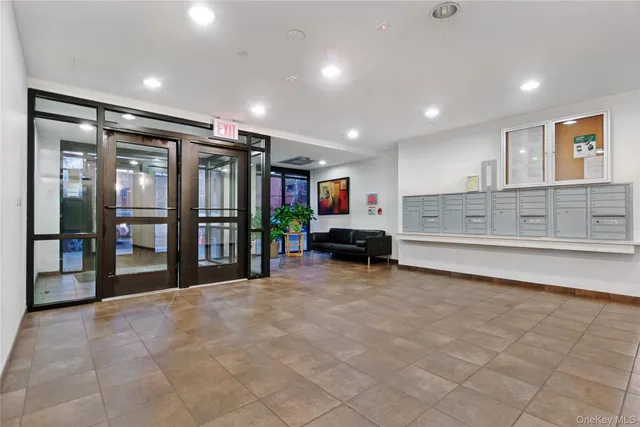 a view of livingroom with furniture