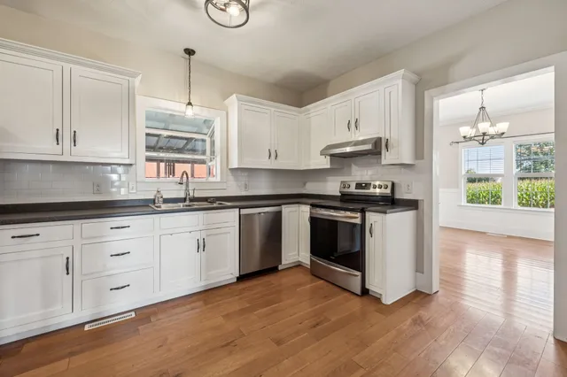 $550,000 | 572 Buntin Mill Road, Cottontown, TN 37048