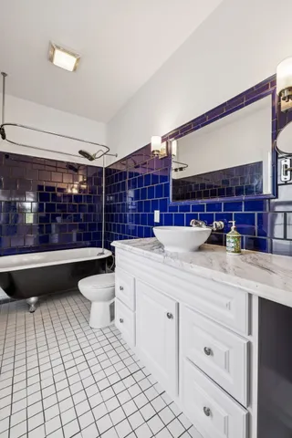 $550,000 | 572 Buntin Mill Road, Cottontown, TN 37048