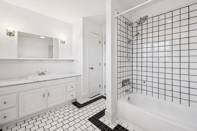 $550,000 | 572 Buntin Mill Road, Cottontown, TN 37048