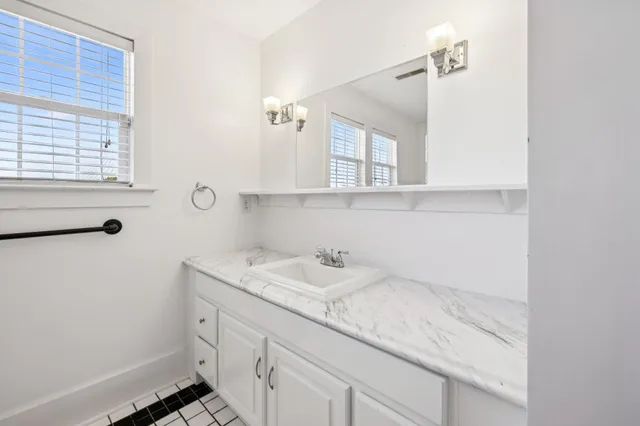 $550,000 | 572 Buntin Mill Road, Cottontown, TN 37048