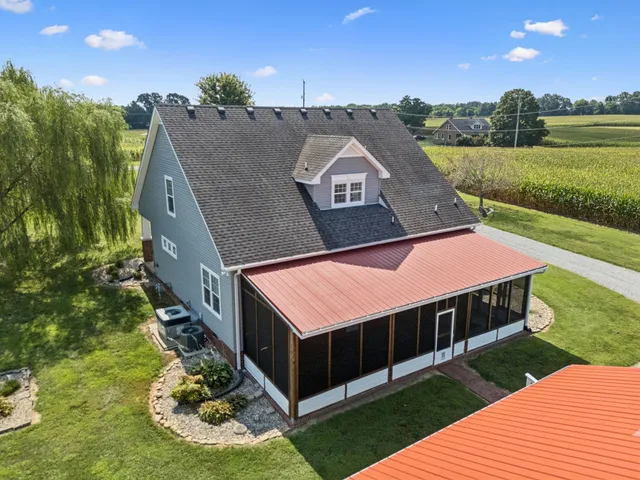 $550,000 | 572 Buntin Mill Road, Cottontown, TN 37048