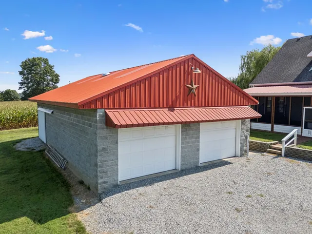 $550,000 | 572 Buntin Mill Road, Cottontown, TN 37048