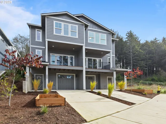 $439,000 | 1496 Southeast Marine Avenue, Lincoln City, OR 97367