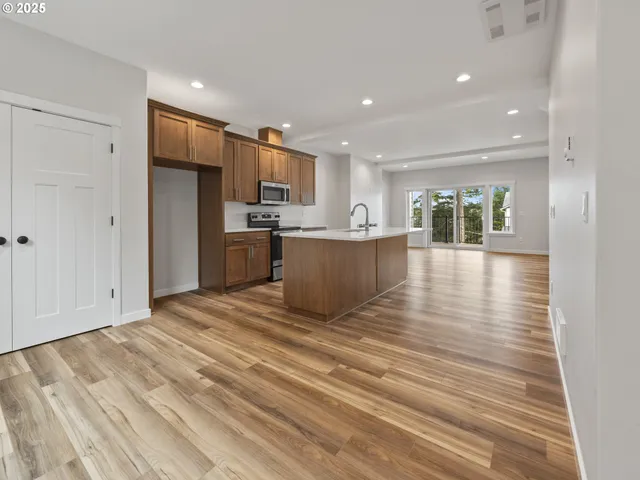 $439,000 | 1496 Southeast Marine Avenue, Lincoln City, OR 97367