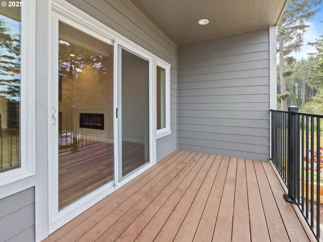 $439,000 | 1496 Southeast Marine Avenue, Lincoln City, OR 97367